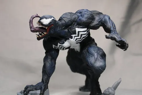 Кастомная 3D статуэтка Венома (Venom) из комиксов Marvel, ручная покраска и лакировка